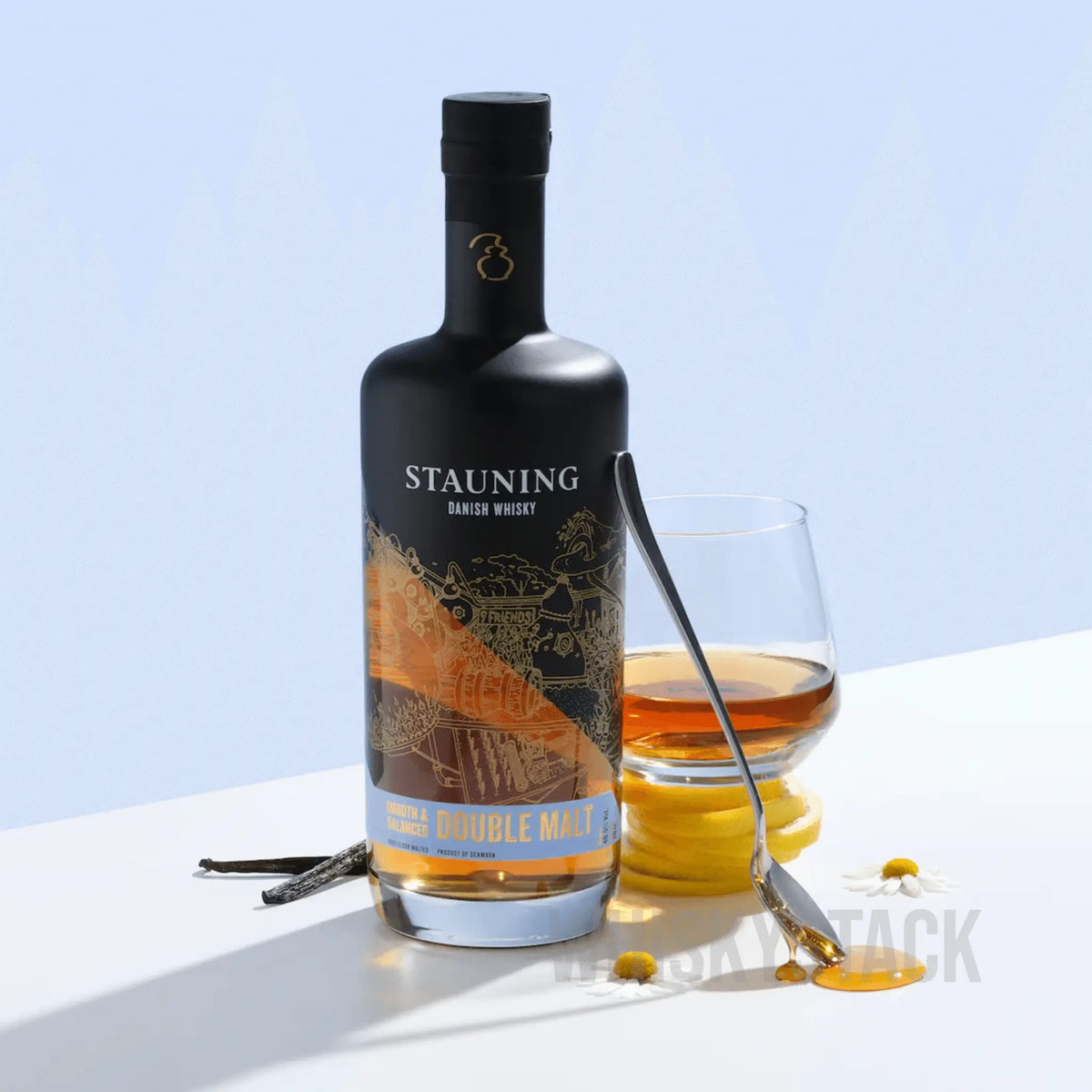 Stauning Double Malt - en revolutionerende whiskyoplevelse, der vil pirre dine smagsløg som aldrig før.